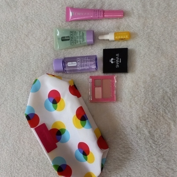 CLINIQUE 7 Piece Cosmetics Make Up Facial Cleanser Bundle NWT - Picture 1 of 11